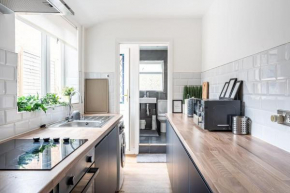 Cosy Luton Home - 5 mins from Airport!